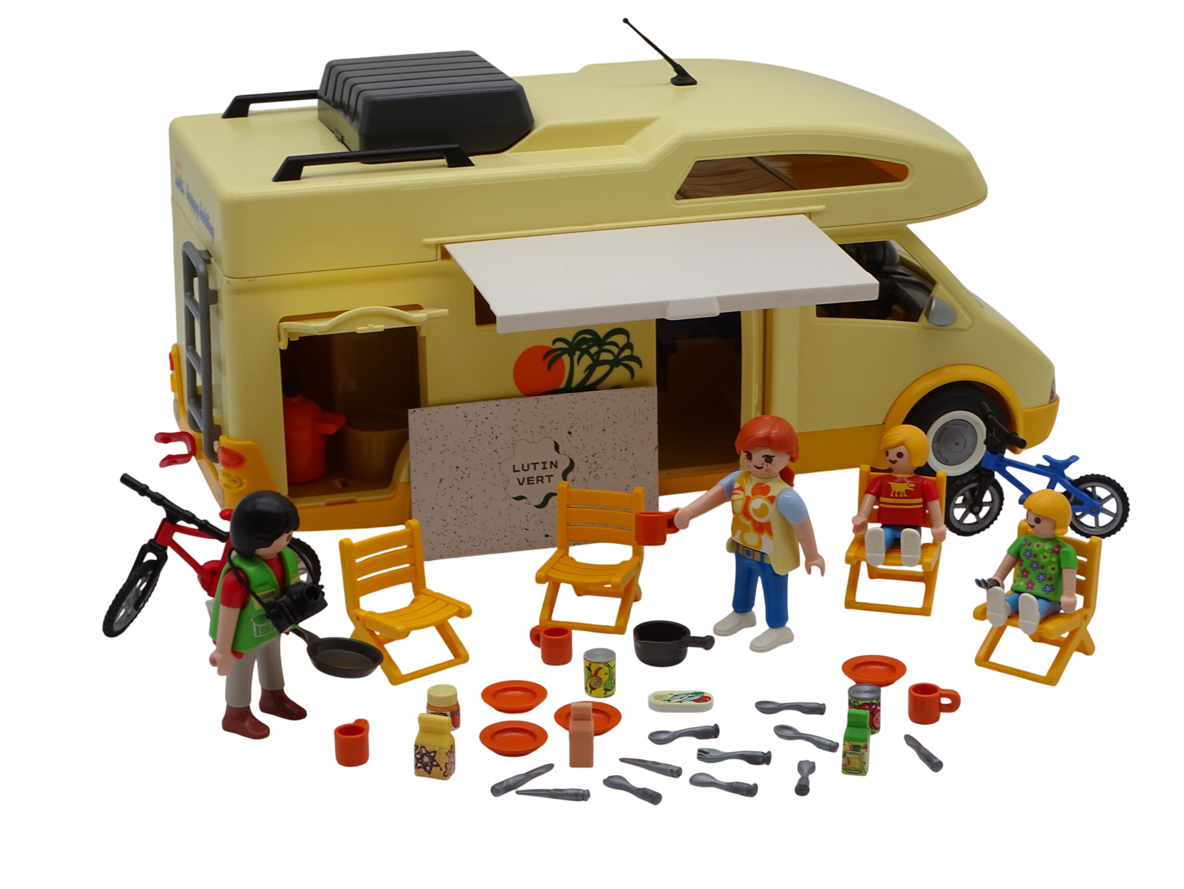 Playmobil 3647 « Famille et Camping car » d'occasion PLAYMOBIL - Dès 4 ans | Ref 13075 Très bon état -  reconditionné disponible sur Label Emmaüs